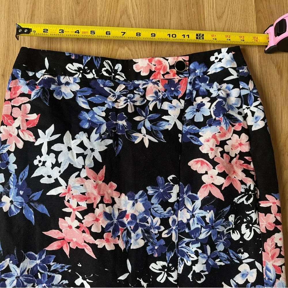 Talbots Black and‎ Floral Skirt Pink 8P